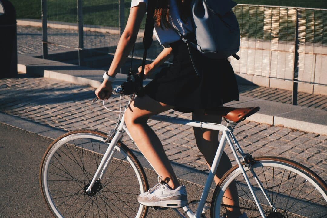 découvrez les nombreux avantages des vélos électriques, tels que la facilité de déplacement, les bienfaits pour la santé et la réduction de l'empreinte écologique.