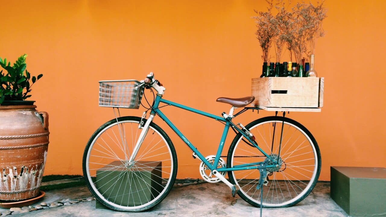 découvrez notre sélection de cargo bikes, des vélos pratiques et efficaces pour transporter vos enfants, faire vos courses ou simplement vous déplacer en ville.