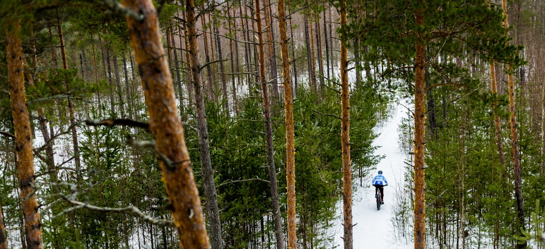 découvrez le plaisir de la randonnée en vtt avec notre guide ultime sur le mountain bike. explorez les meilleures pratiques, équipements indispensables et sentiers épiques pour vivre des aventures inoubliables en pleine nature.