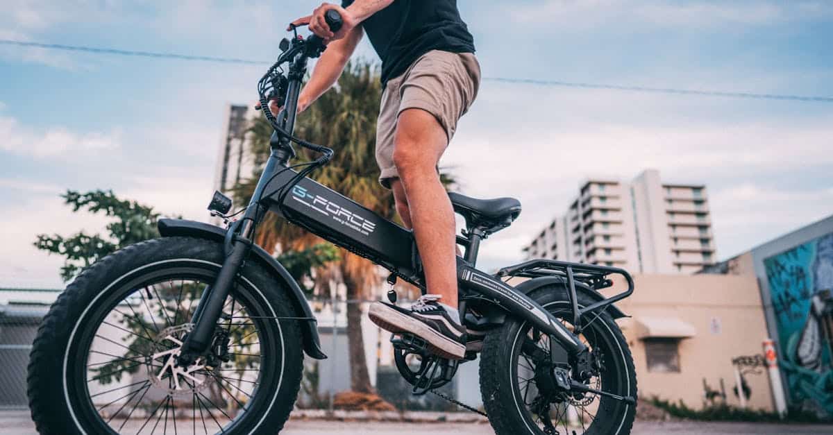 découvrez le plaisir de circuler facilement en ville avec nos vélos électriques ! alliant confort, performance et respect de l'environnement, nos modèles sont parfaits pour vos trajets quotidiens et vos escapades. explorez la liberté de roulage sans effort !