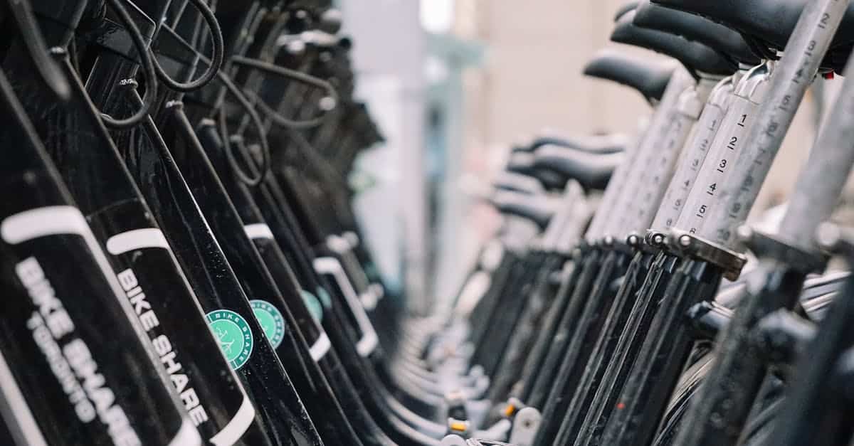 découvrez les nombreux avantages des vélos électriques : une option écologique pour vos déplacements, des économies sur le carburant, une aide à la montée des côtes et un moyen de rester actif tout en profitant de la nature. adoptez le vélo électrique pour une mobilité durable et pratique.